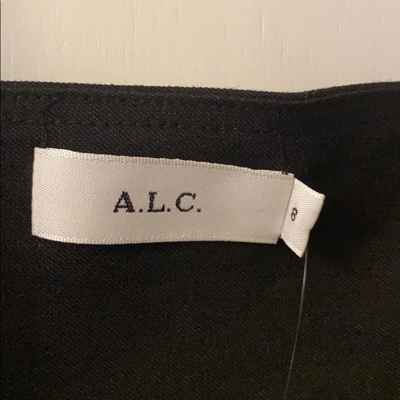🔴 A.L.C. Barnes Tie-Front Crop Top - Picture 10 of 11